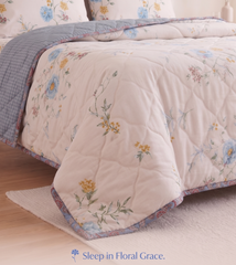White & Blue Floral Comforter Set – Fresh Printed Reversible Quilt for Double Bed