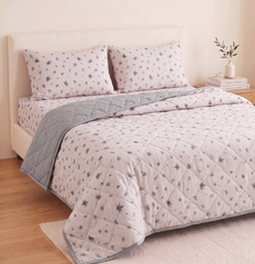Soft Pink Minimal Print Comforter Set – Lightweight Reversible Quilt for Double Bed